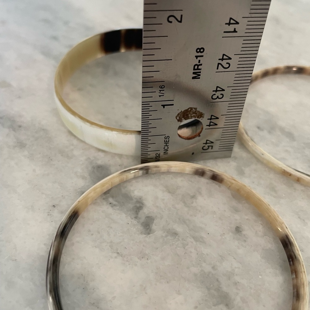 NWOT Set of 3 Natural Horn Bangle Bracelets - Picture 6 of 7